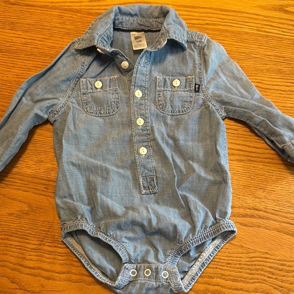 Oshkosh baby B’Gosh Blue Denim chambray long sleeve Onesie size 12 mos